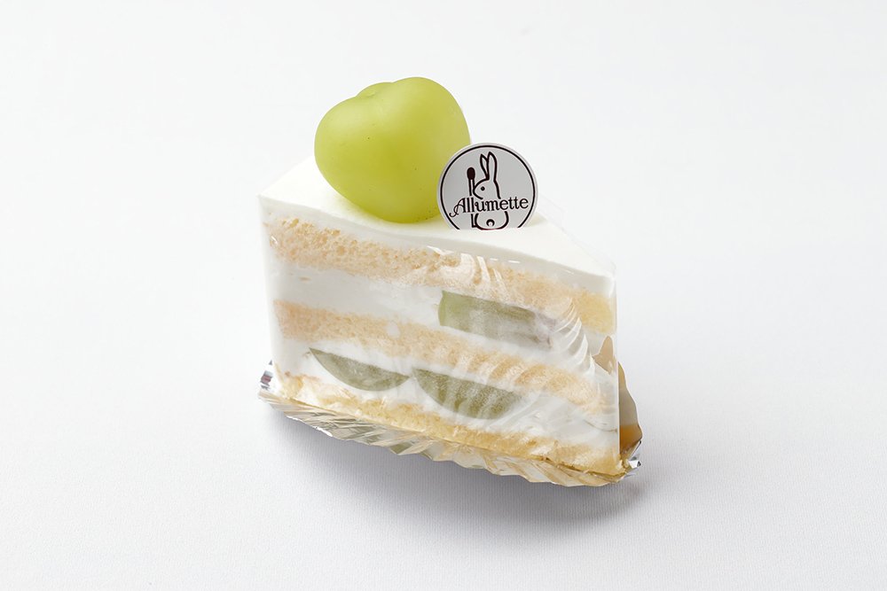 マスカットをのせたケーキ